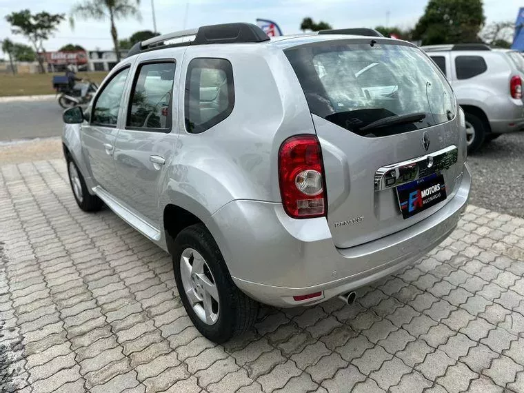 Renault Duster Prata 22