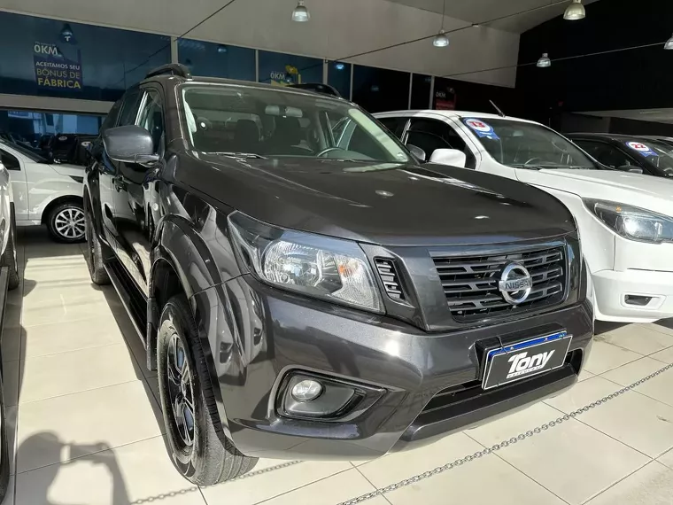 Nissan Frontier Preto 4