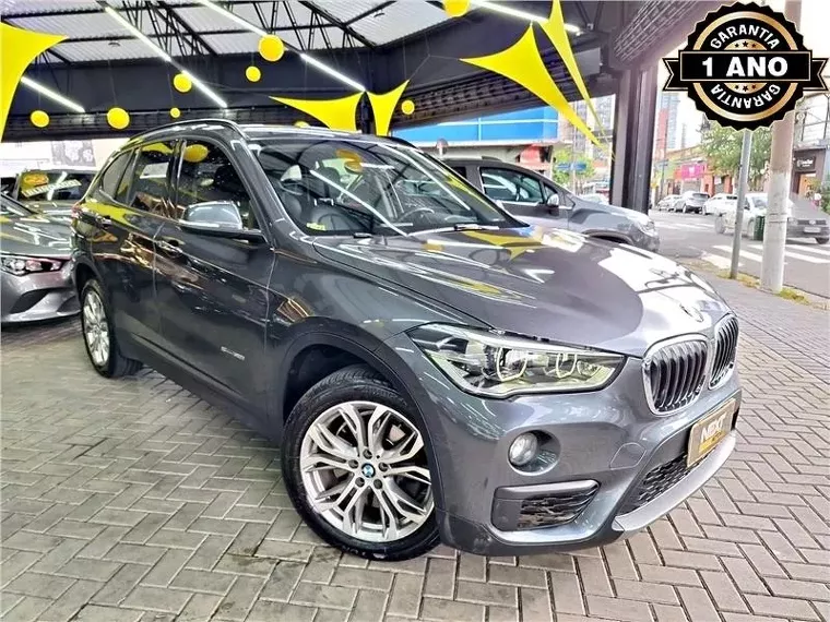 BMW X1 Cinza 12