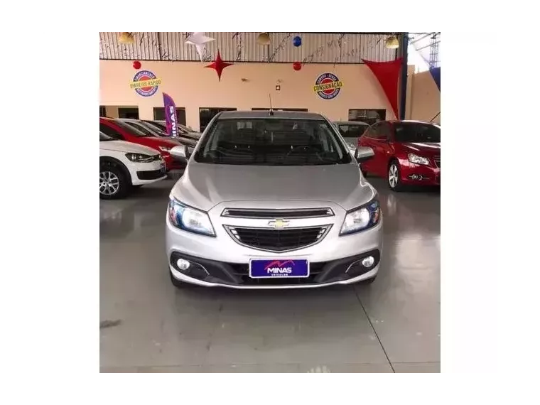 Chevrolet Prisma Prata 6