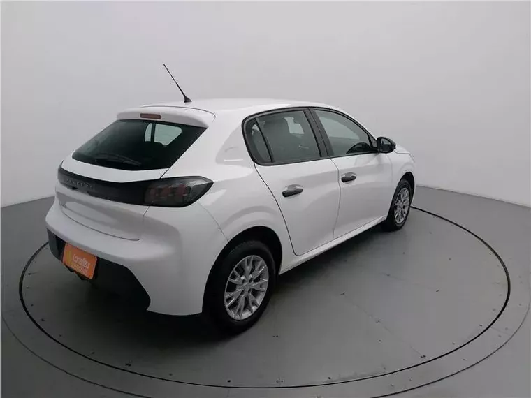 Peugeot 208 Branco 15