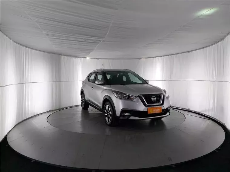 Nissan Kicks Prata 15