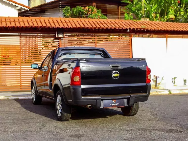 Chevrolet Montana Preto 10