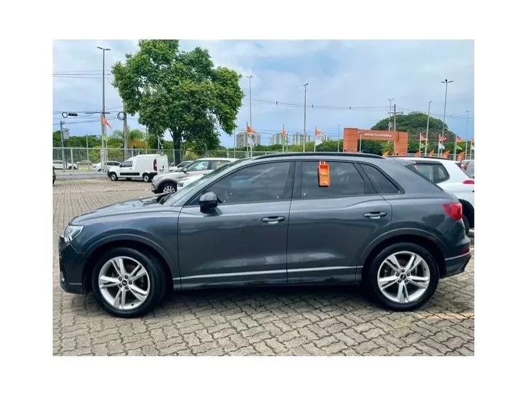 Audi Q3 Cinza 4