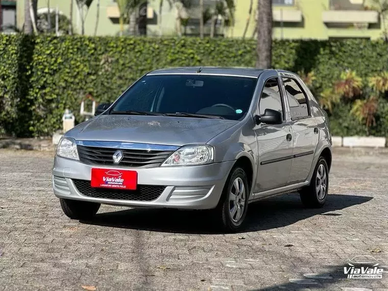 Renault Logan Prata 4