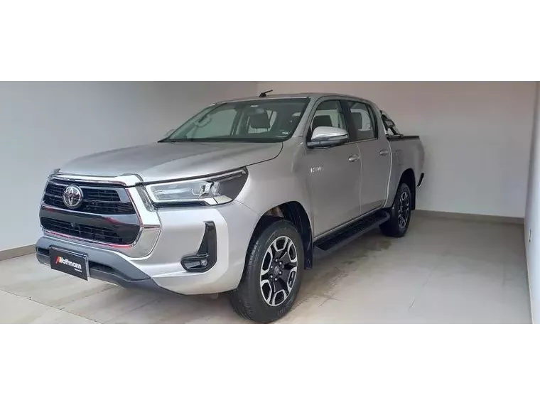 Toyota Hilux Prata 12