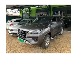 Hilux SW4