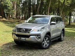 Toyota Hilux SW4