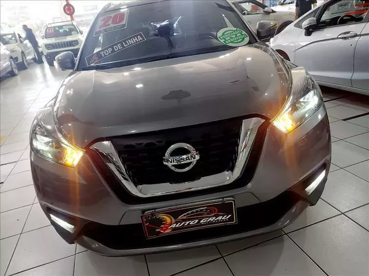 Nissan Kicks Cinza 2