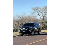 Toyota Hilux SW4