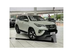 Toyota Hilux SW4