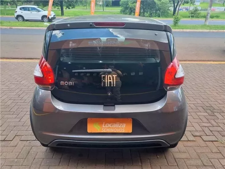 Fiat Mobi Prata 5