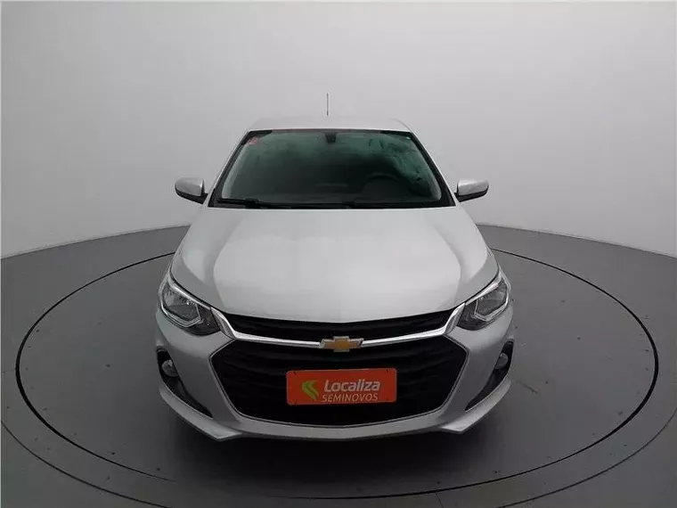 Chevrolet Onix Prata 3