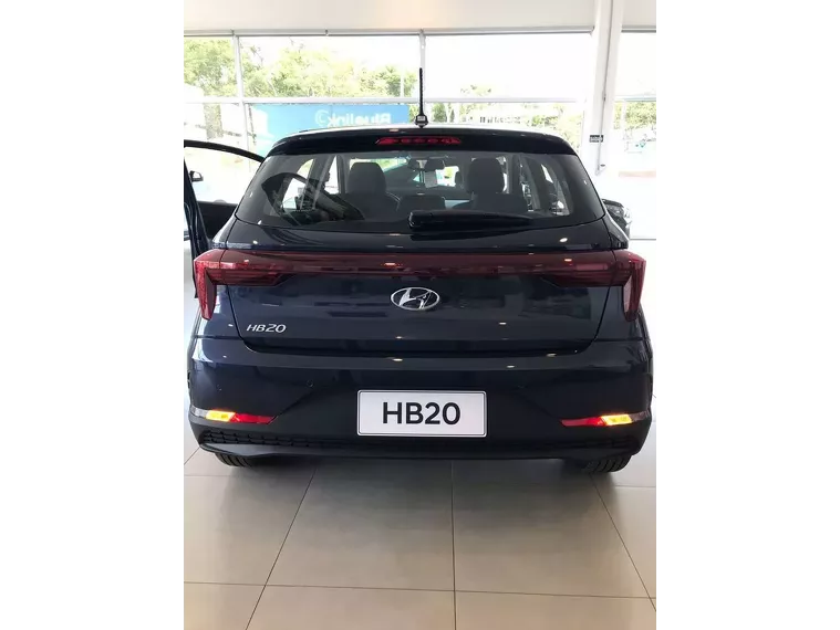 Hyundai HB20 Prata 12