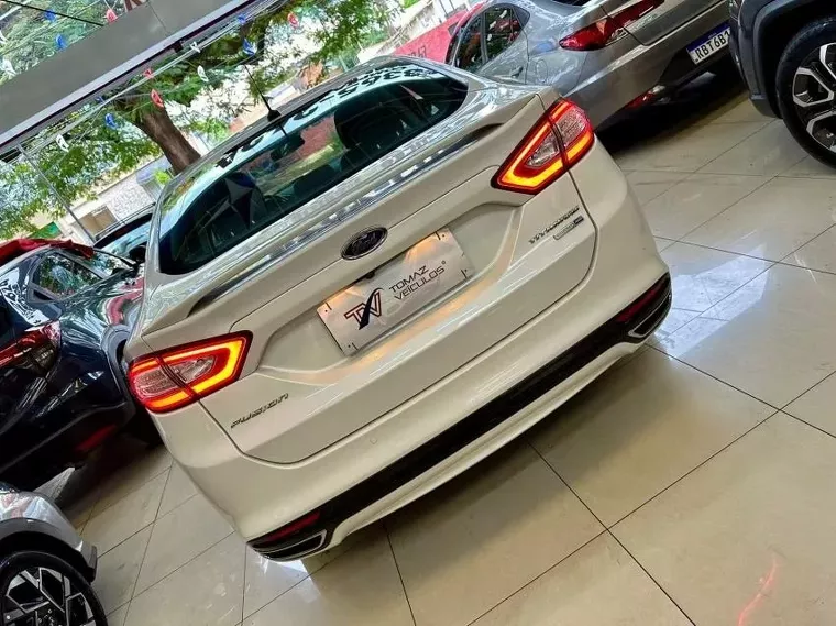 Ford Fusion Branco 17