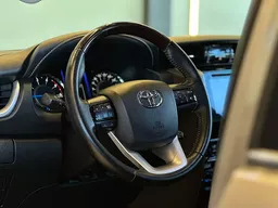 Toyota Hilux SW4