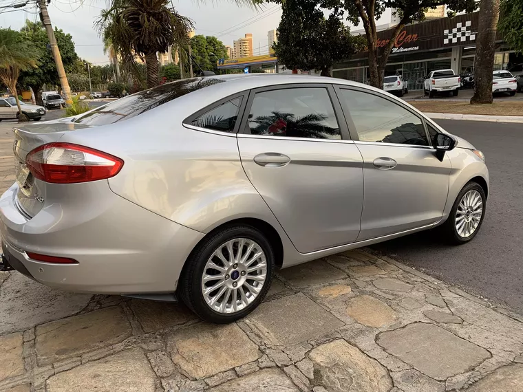 Ford Fiesta Prata 9