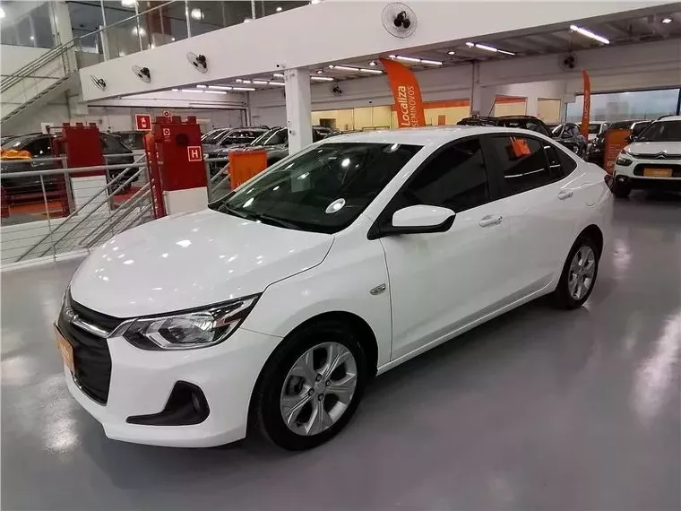 Chevrolet Onix Branco 2