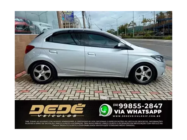 Chevrolet Onix Prata 3