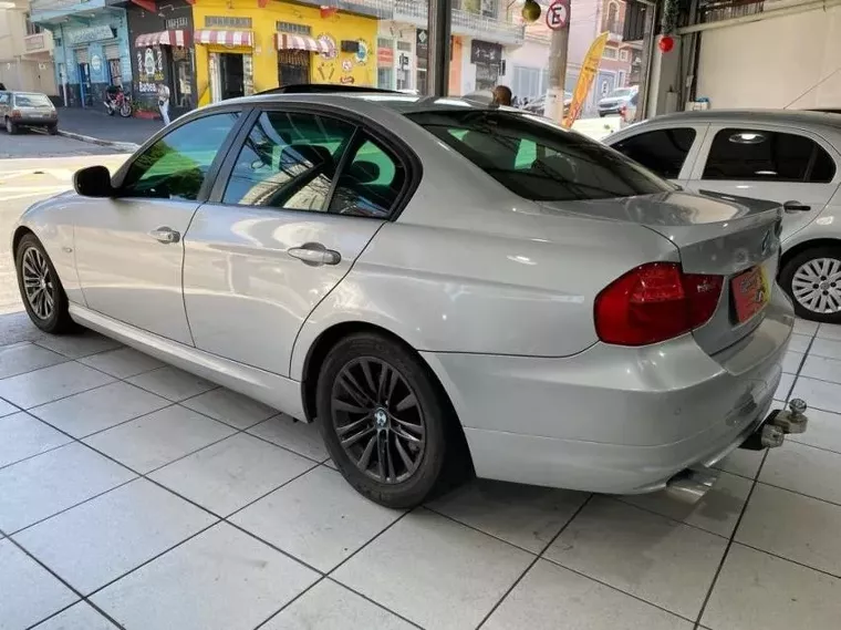 BMW 320i Prata 9