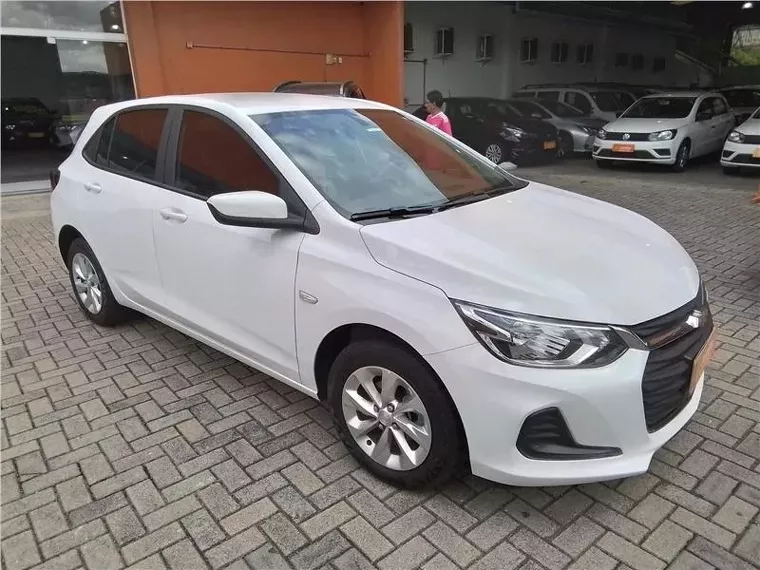 Chevrolet Onix Branco 3