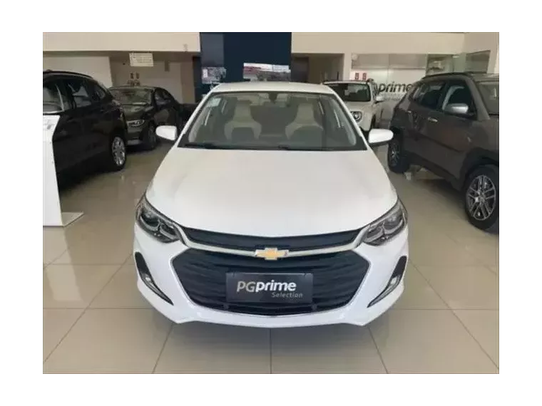 Chevrolet Onix Branco 1