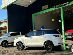 Toyota Hilux SW4