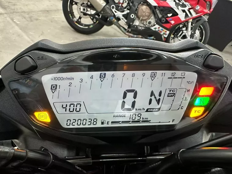 Suzuki GSX-S Preto 9