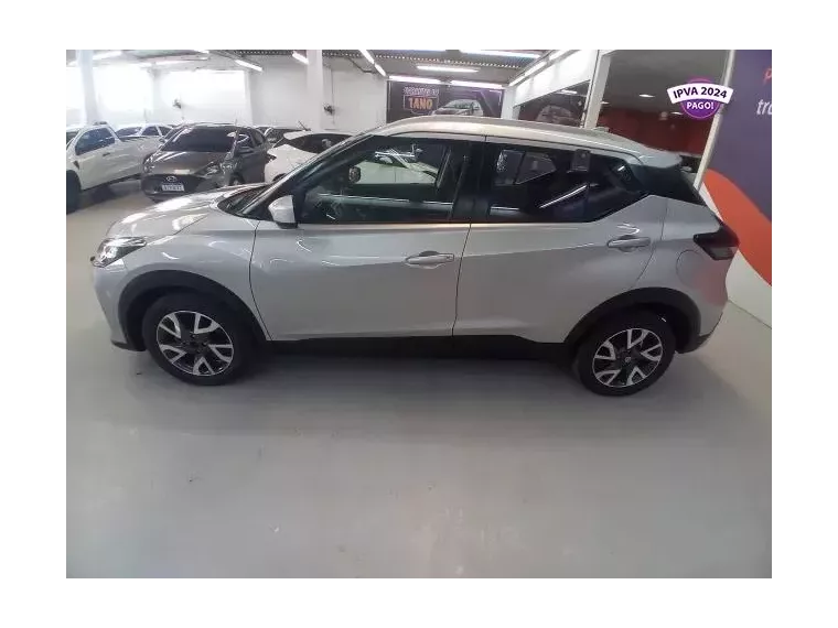 Nissan Kicks Prata 3