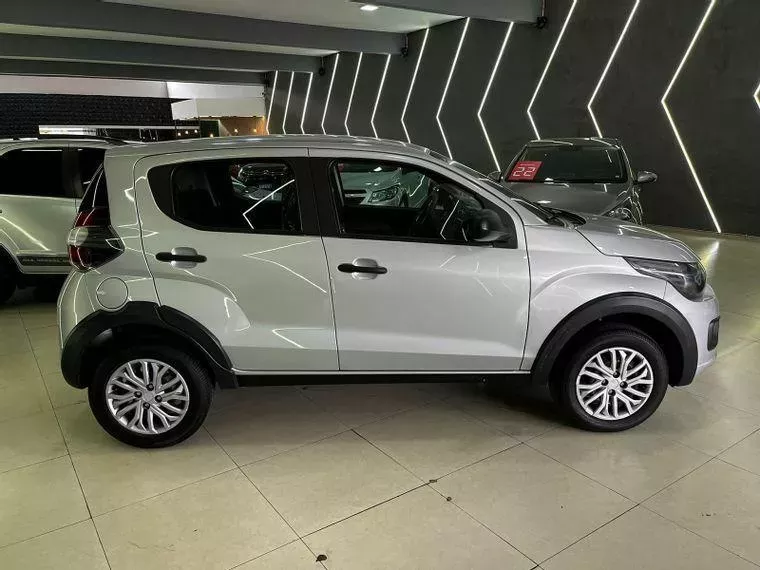 Fiat Mobi Prata 15