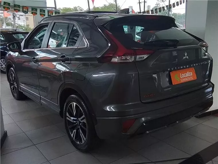 Mitsubishi Eclipse Cross Cinza 15