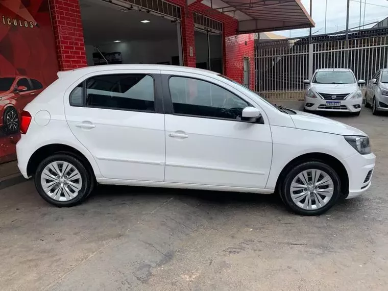 Volkswagen Gol Branco 3