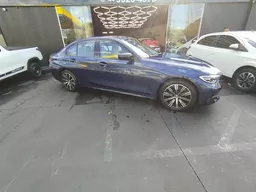 BMW 320i
