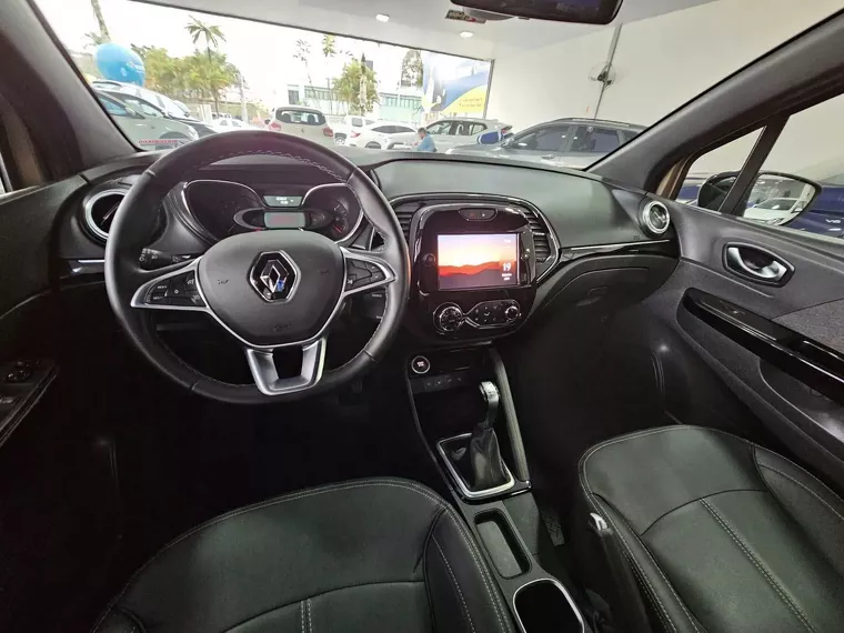 Renault Captur Bege 11