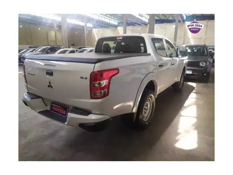 Mitsubishi L200 Branco 2