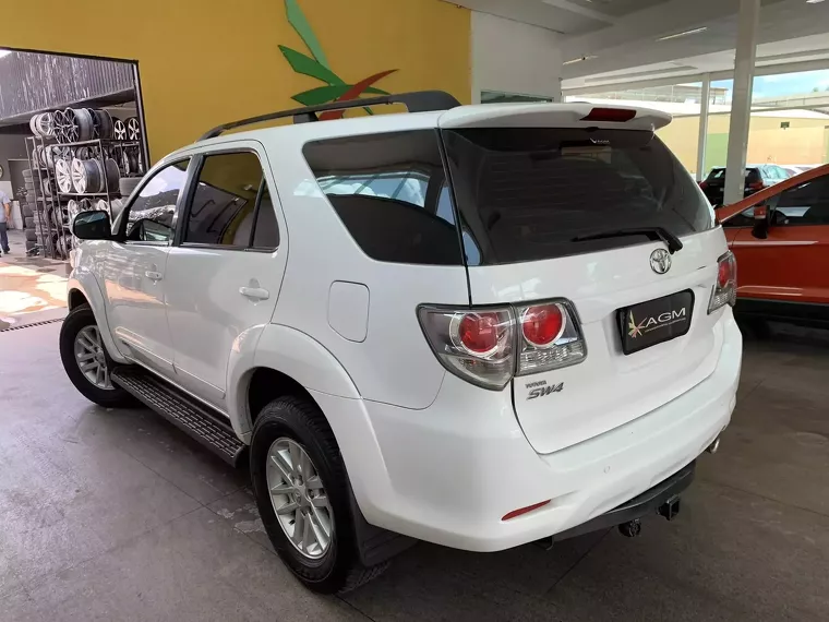 Toyota Hilux SW4 Branco 7