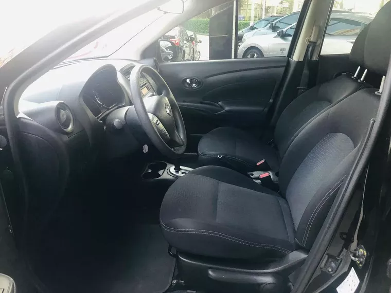 Nissan Versa Preto 9