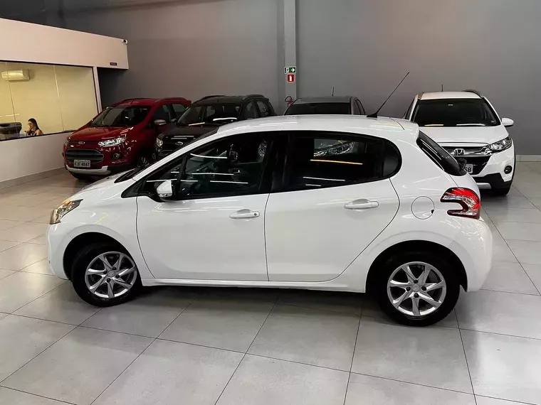 Peugeot 208 Branco 6