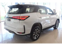 Toyota Hilux SW4
