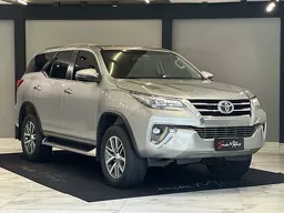 Toyota Hilux SW4