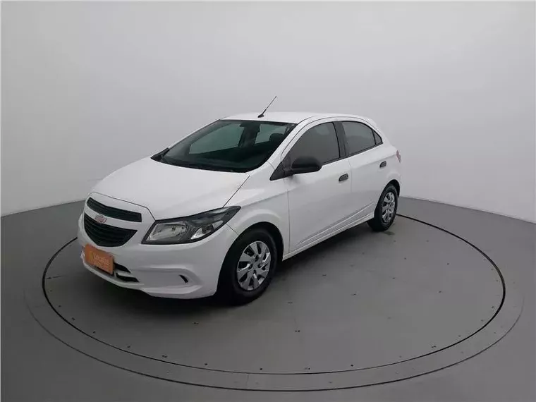 Chevrolet Onix Branco 1