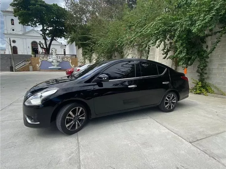 Nissan Versa Preto 2