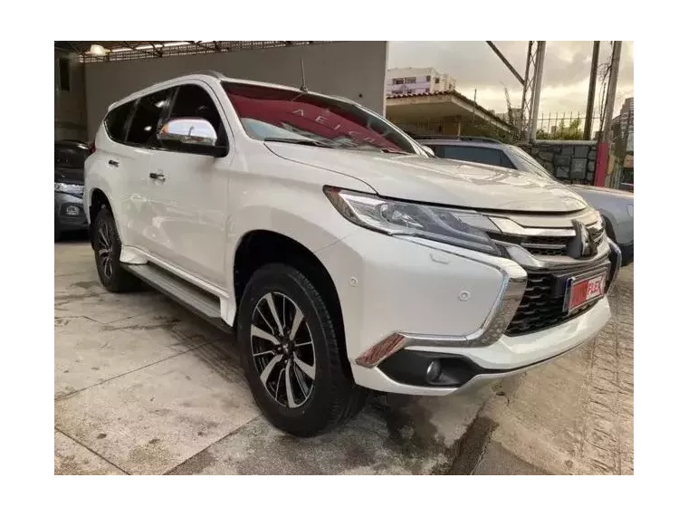 Mitsubishi Pajero Sport Branco 9