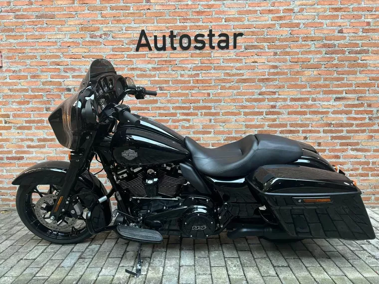 Harley-Davidson Street Glide Preto 12