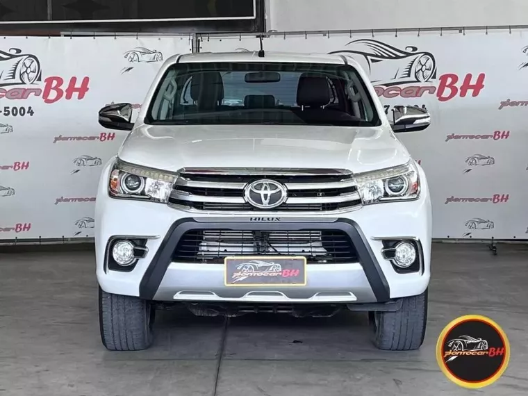 Toyota Hilux Branco 2