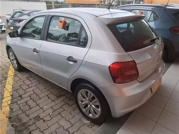 Volkswagen Gol Prata 1