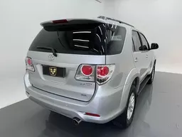 Toyota Hilux SW4