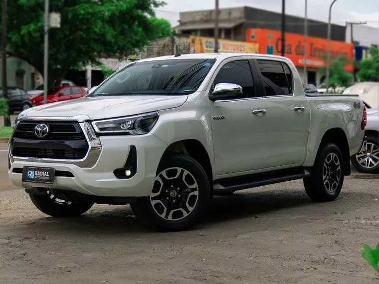 Toyota Hilux Branco 5