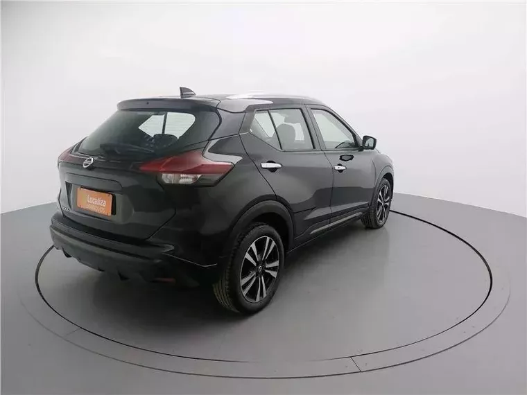 Nissan Kicks Preto 8