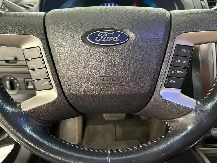 Ford Fusion Preto 11